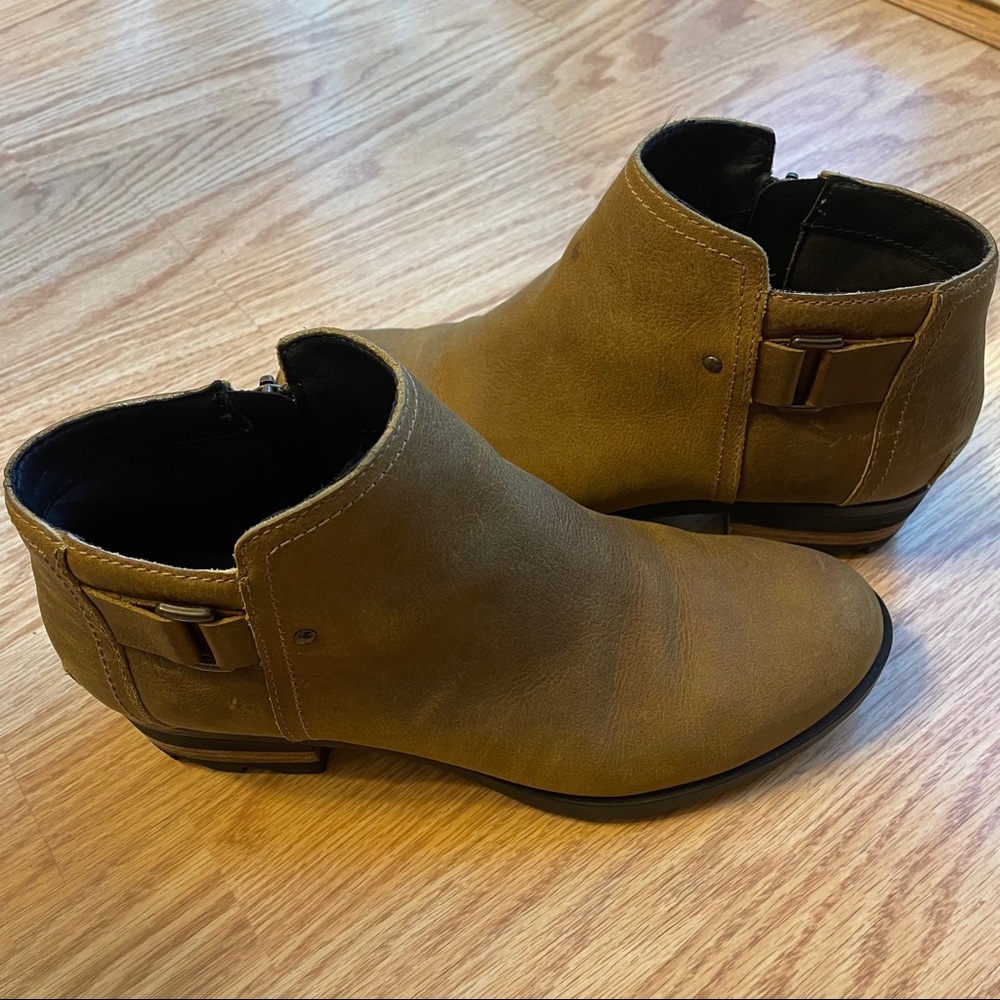 Sorel Lolla Ankle Bootie